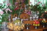 Oltáříček nechybí v doslova žádném barmském domě / Spiritual offerings can be found in every house